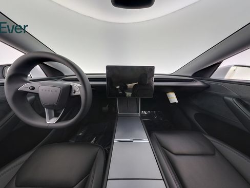 Used 2026 Tesla Model Y Long Range RWD image 26