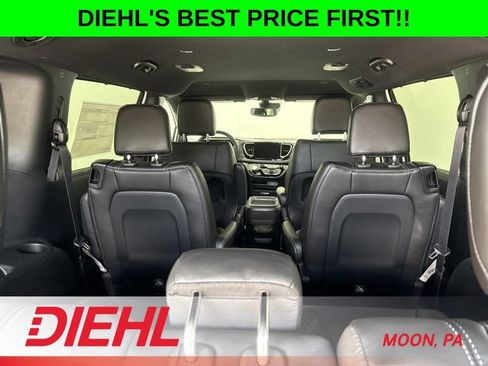 New 2027 Chrysler Pacifica Select FWD image 10