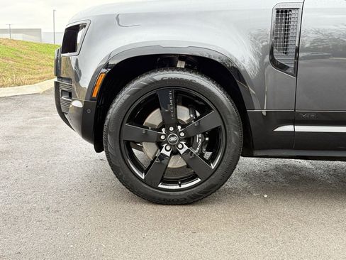 Certified 2025 Land Rover Defender 130 V8 image 10