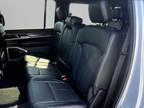 Used 2024 Jeep Wagoneer L Series III w/ Flexible Seating Group AWD/4WD image 24