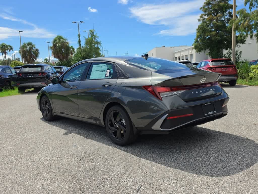 New 2026 Hyundai Elantra SEL Sport FWD image 4