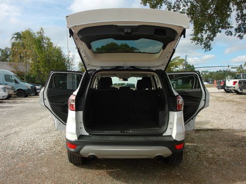 Used 2018 Ford Escape SE FWD image 37