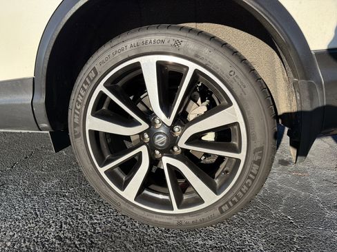 Used 2019 Nissan Rogue Sport SL w/ Premium Package image 16