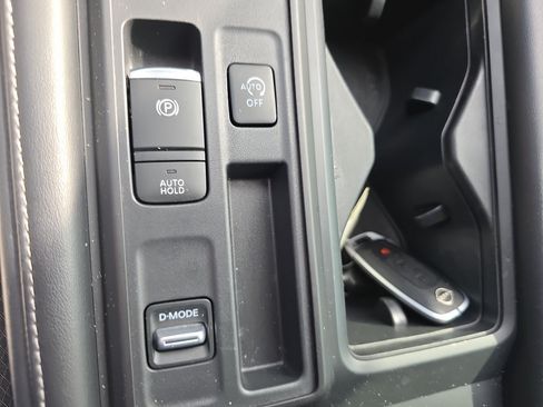 Used 2023 Nissan Pathfinder S FWD image 27