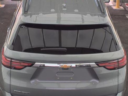 Used 2023 Chevrolet Traverse High Country FWD image 5