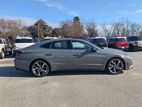 Used 2023 Hyundai Sonata SEL Plus image 2