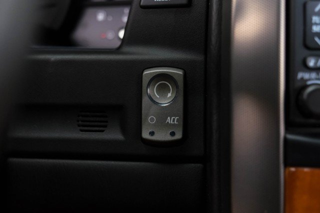 Used 2006 Cadillac XLR RWD image 31