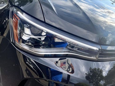 New 2026 Volkswagen Taos SE FWD image 13