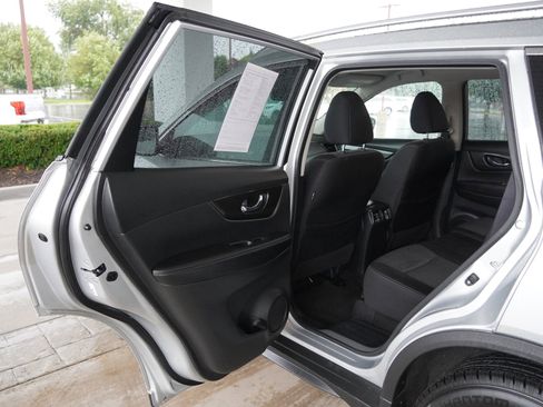 Used 2020 Nissan Rogue SV image 22