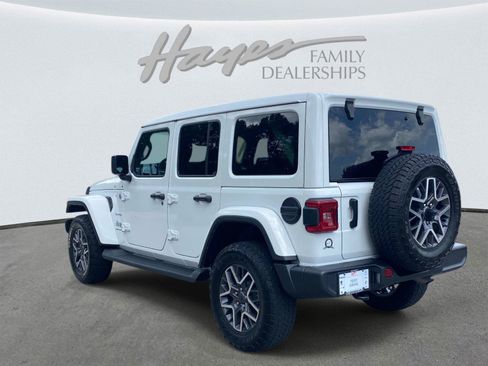 Used 2024 Jeep Wrangler Unlimited Sahara AWD/4WD image 6