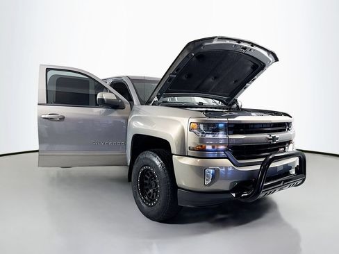 Used 2017 Chevrolet Silverado 1500 LT w/ LPO, Black Pack AWD/4WD image 17