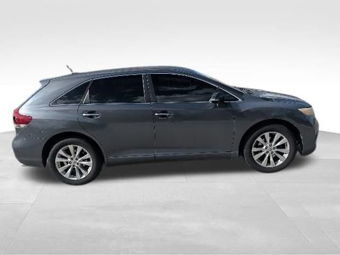 Used 2013 Toyota Venza XLE image 2