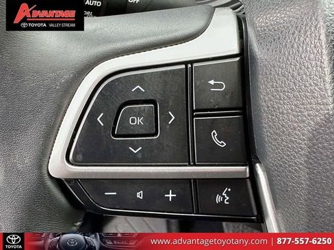 Used 2024 Toyota Highlander XSE image 26