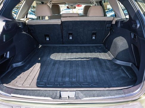 Used 2017 Subaru Outback 2.5i Premium w/ Popular Package #2 AWD/4WD image 27