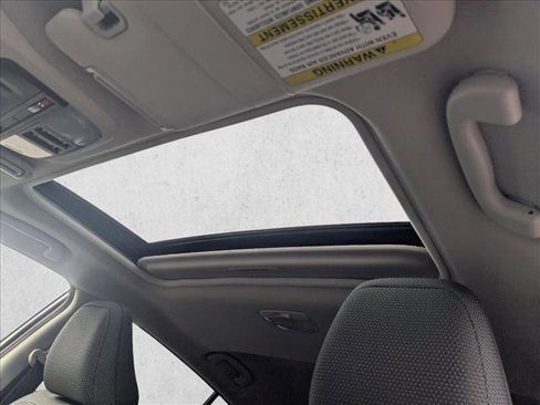 Certified 2024 Subaru Crosstrek 2.0i Premium image 17