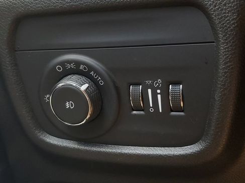Certified 2022 Jeep Grand Cherokee L Limited RWD image 40
