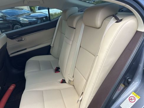 Used 2018 Lexus ES 350 w/ Premier Package image 12