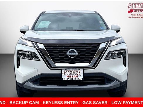 Used 2023 Nissan Rogue SV image 2