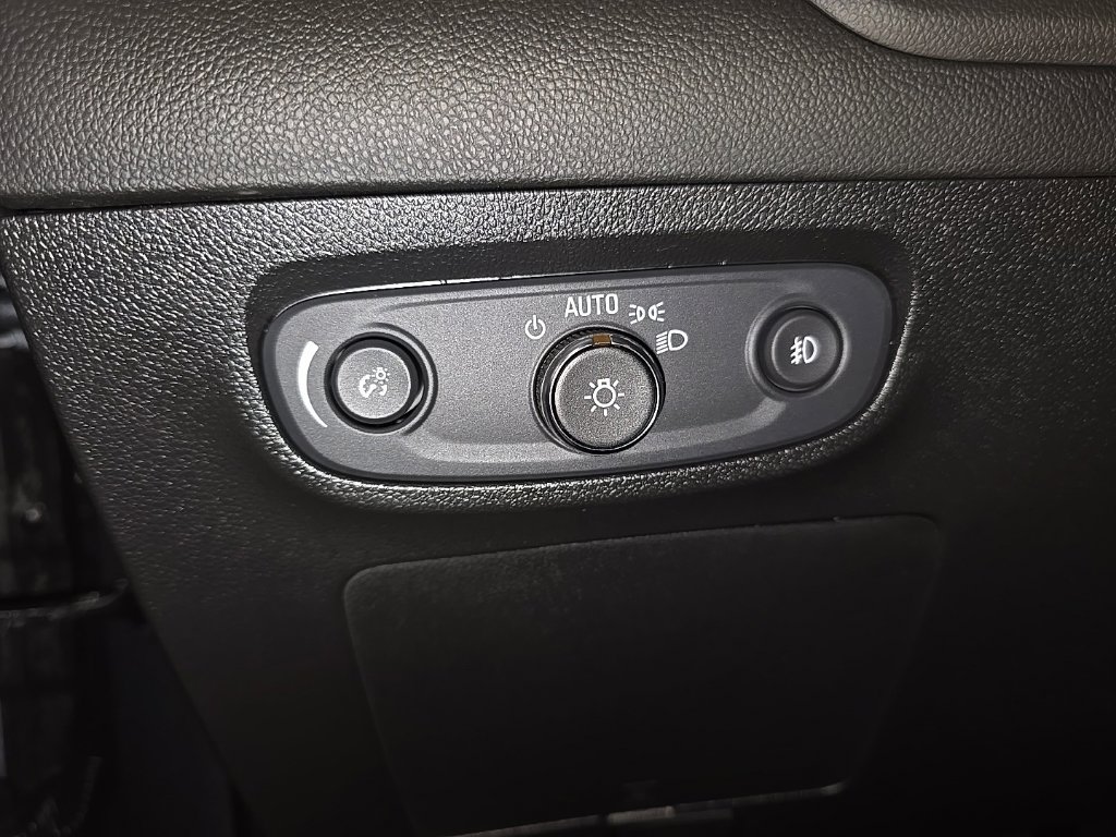 Used 2020 Buick Encore GX Select AWD/4WD image 14
