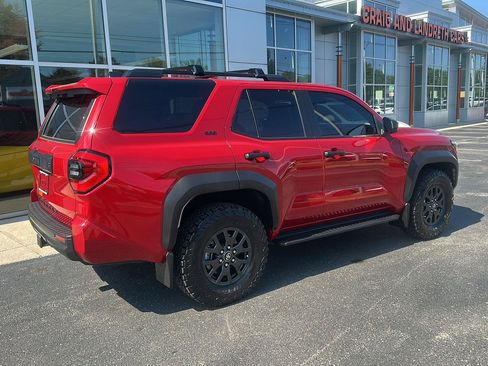 Used 2025 Toyota 4Runner SR5 AWD/4WD image 3