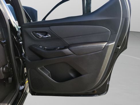 Used 2023 Chevrolet Traverse LT w/ LPO, Floor Liner Package image 35
