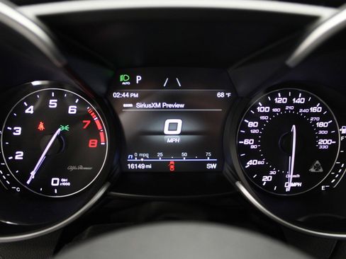 Used 2022 Alfa Romeo Giulia Quadrifoglio image 18