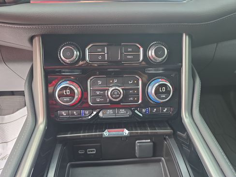 Used 2023 GMC Yukon Denali AWD/4WD image 22