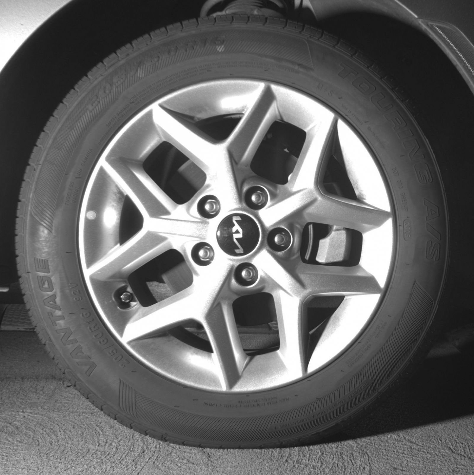 Used 2025 Kia Soul LX w/ LX Technology Package FWD image 15