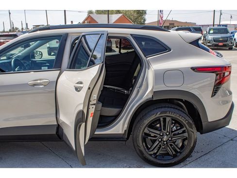 Used 2026 Chevrolet Trax ACTIV w/ Driver Confidence Package FWD image 15