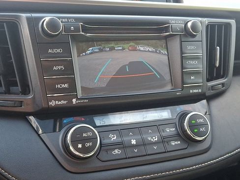 Used 2016 Toyota RAV4 XLE w/ Preferred Accessory Package FWD image 19