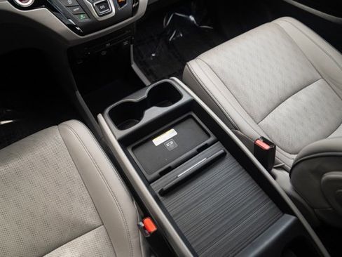 Used 2023 Honda Odyssey Elite image 48