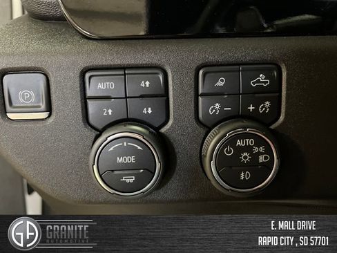 Used 2023 Chevrolet Silverado 1500 High Country image 31