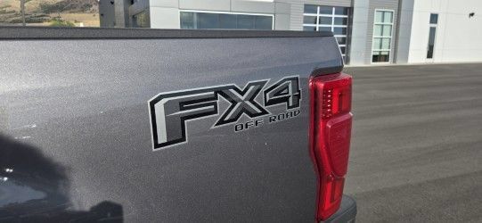 Used 2022 Ford F350 Lariat w/ Black Appearance Package AWD/4WD image 13
