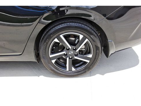 Used 2025 Nissan Sentra SV w/ All-Weather Package FWD image 28