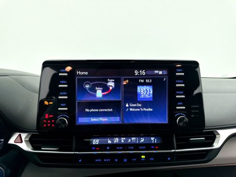 Used 2023 Toyota Sienna XLE w/ Protection Package (TMS) FWD image 20