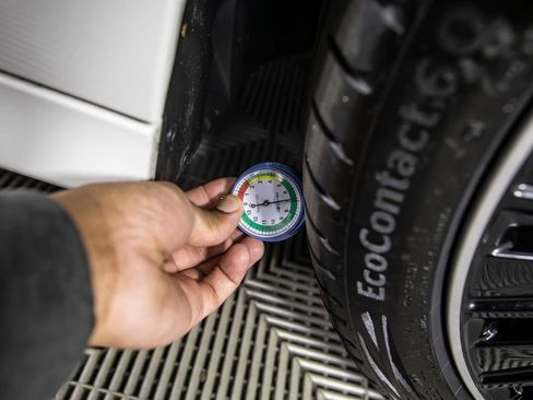 Used 2025 Mercedes-Benz E 450 4MATIC Sedan w/ Driver Assistance Package image 46