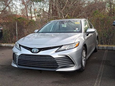 Certified 2021 Toyota Camry LE image 5