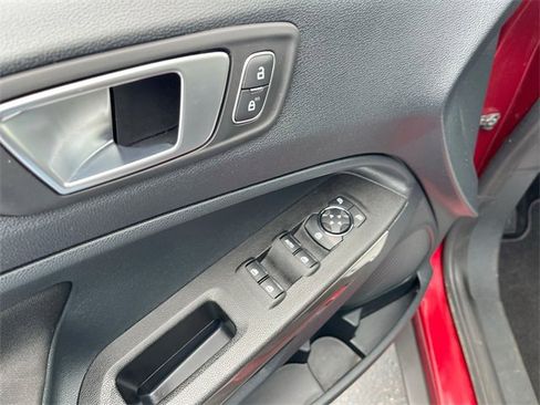 Used 2019 Ford EcoSport SE w/ SE Convenience Package image 23