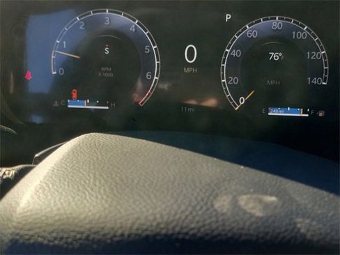 New 2025 Jeep Grand Cherokee Altitude image 23