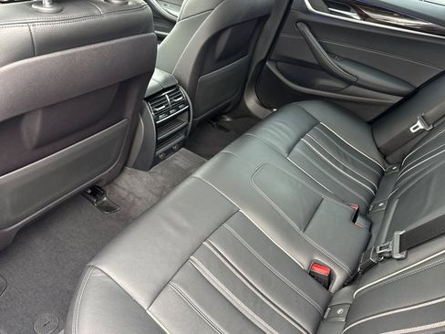 Used 2018 BMW 530e w/ Premium Package 2 image 13