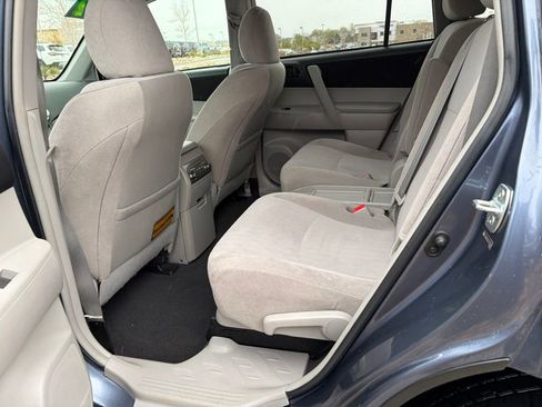 Used 2012 Toyota Highlander 4WD w/ Tow Pkg image 13