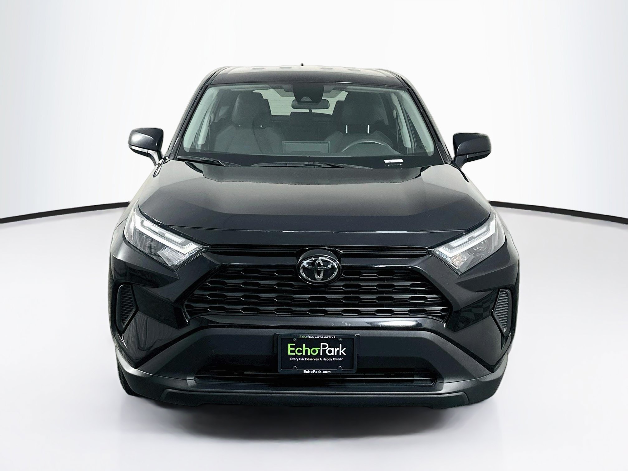 Used 2025 Toyota RAV4 LE AWD/4WD image 2