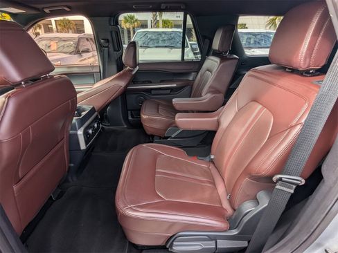 Used 2024 Ford Expedition Limited image 15