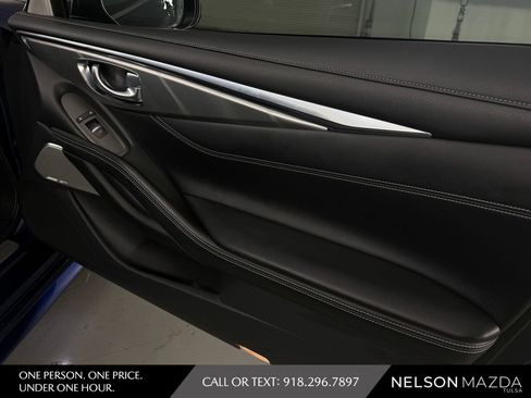 Used 2017 INFINITI Q60 3.0t w/ Cargo Package RWD image 35