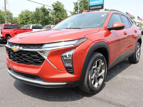 Used 2024 Chevrolet Trax LT FWD image 35