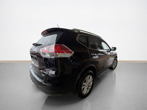 Used 2014 Nissan Rogue SV image 4