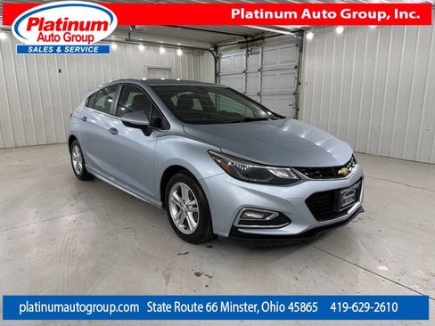 Used 2017 Chevrolet Cruze LT w/ Sun And Sound Package FWD image 7