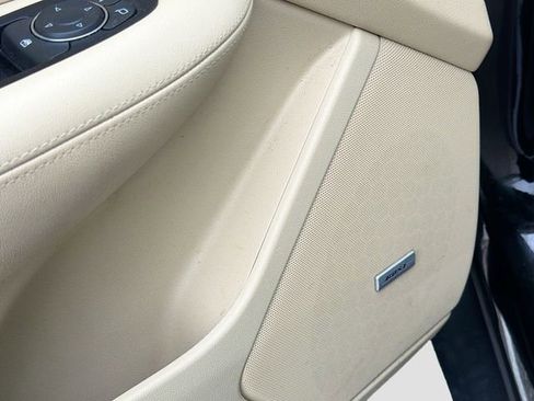 Used 2018 Cadillac XT5 AWD image 18