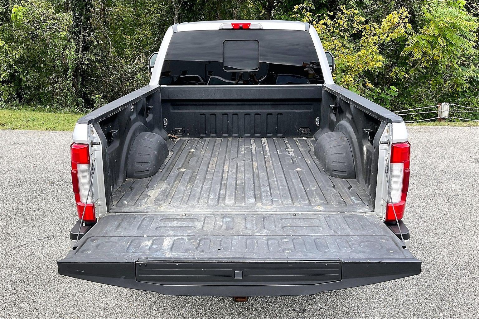 Certified 2017 Ford F250 Platinum w/ Platinum Ultimate Package AWD/4WD image 35
