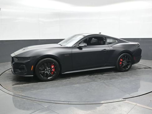 Used 2025 Ford Mustang GT Premium RWD image 9